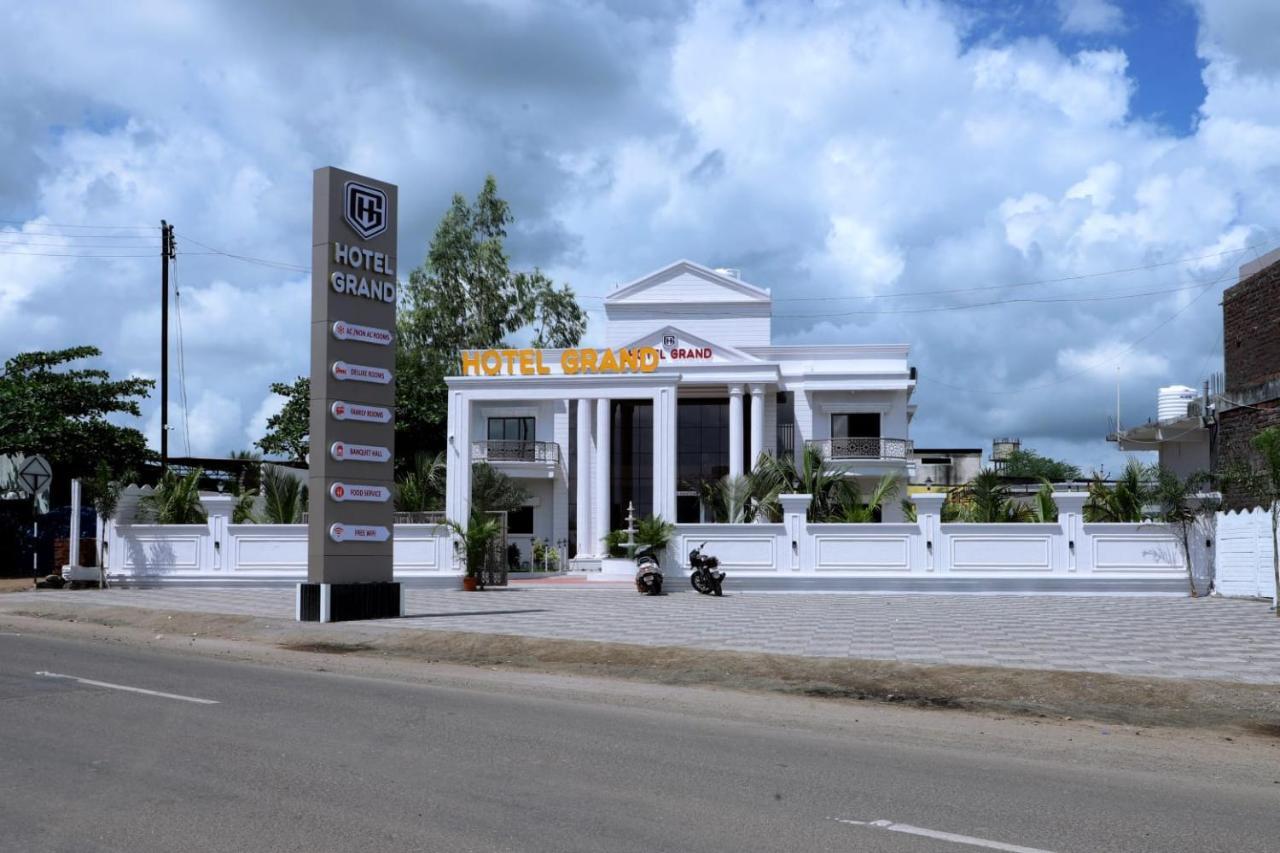 Hotel Grand Khuldabad Exterior photo