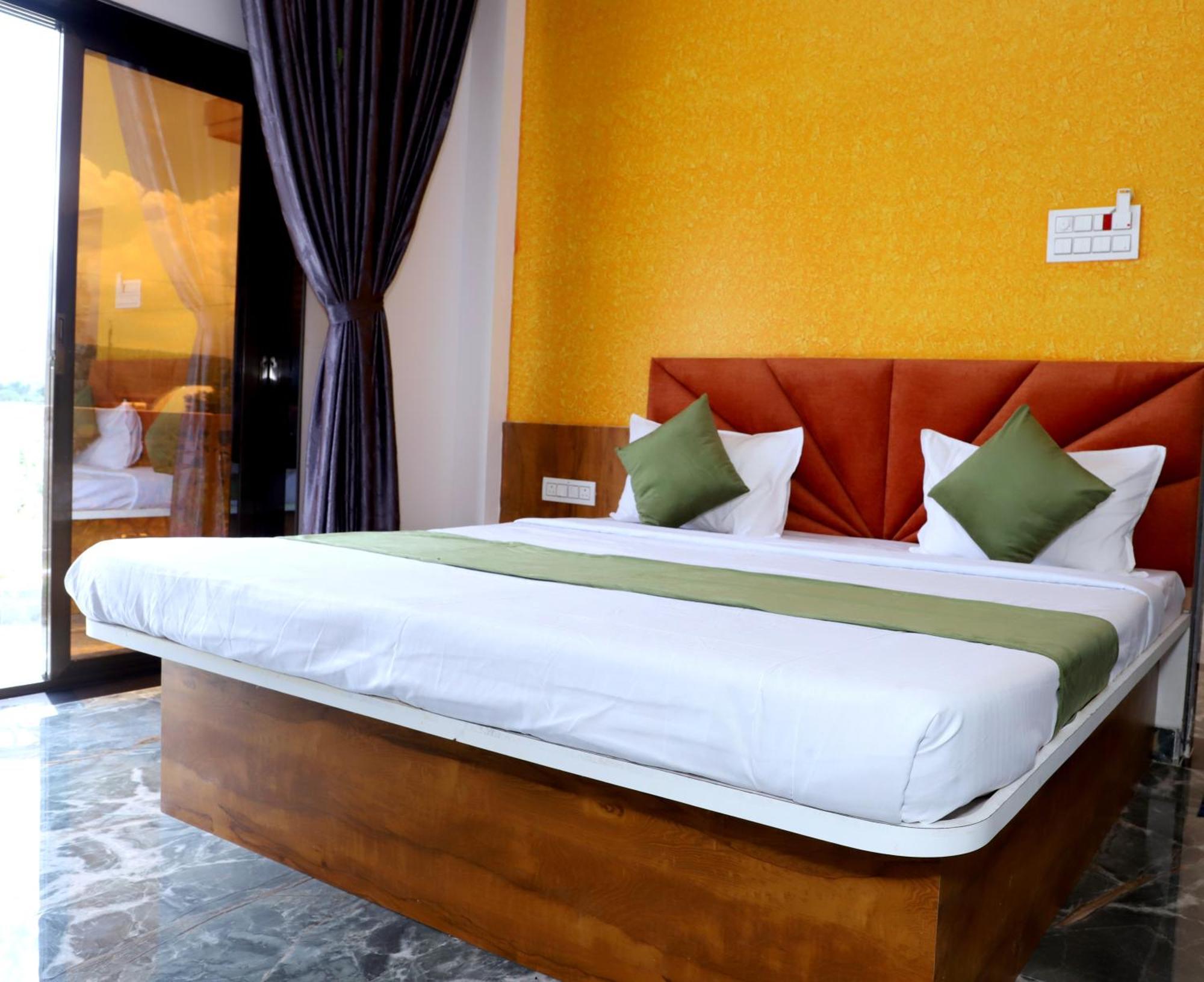 Hotel Grand Khuldabad Exterior photo